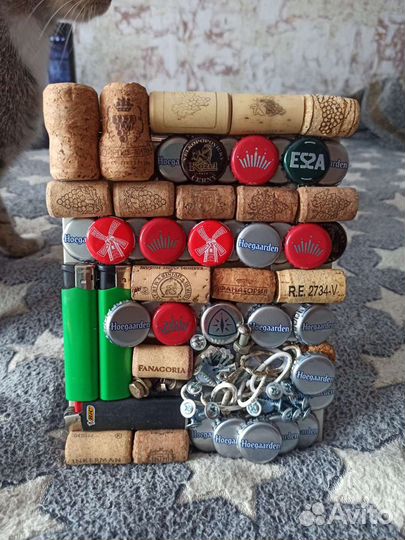 Картина ручной работы из пробок и крышек