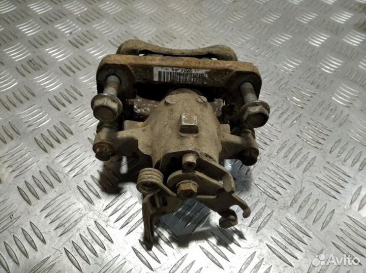 Суппорт задний правый Opel Insignia 2008-2017