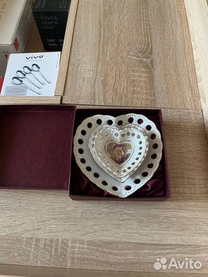 Фарфоровые блюдца