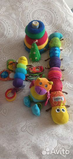Развивающие игрушки для малышей пакетом