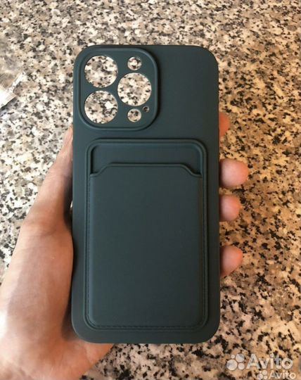 Чехол на iPhone 13 pro зелёного цвета