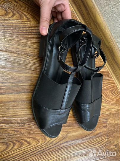 Туфли женские 38 размер черные -бежевые