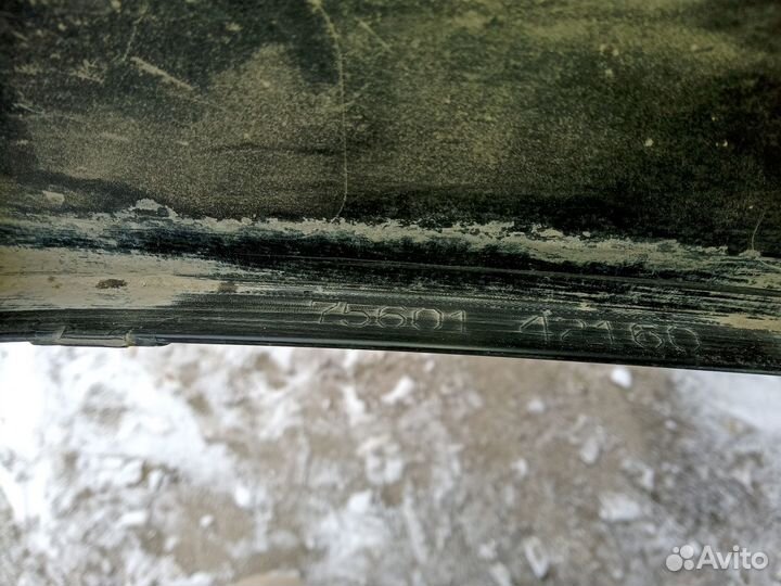 Молдинг переднего правого крыла Toyota RAV4