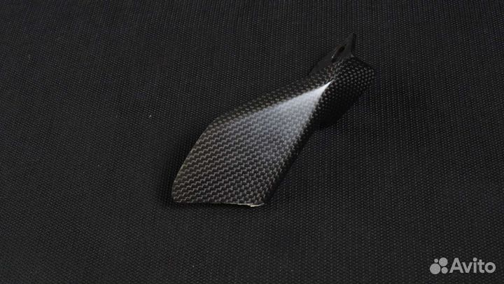 Карбоновая накладка защиты цепи Ducati 1199