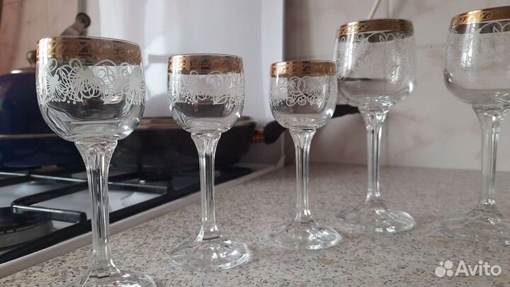 Набор фужеров и рюмок