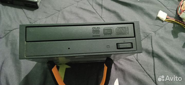 DVD две одинаковых и ещё что-то