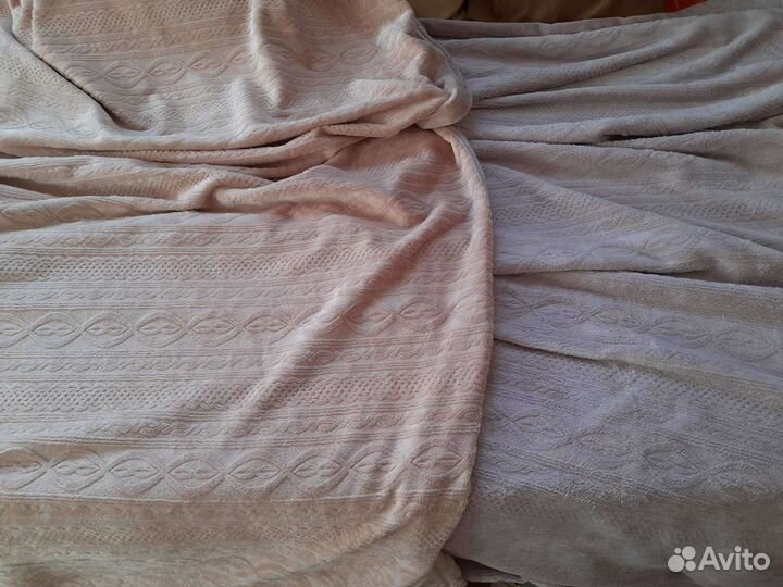 Пледы и покрывало 230х250