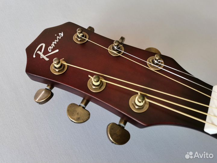 Электроакустическая гитара