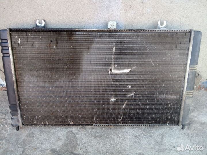 Радиатор охлаждения на лада Гранта