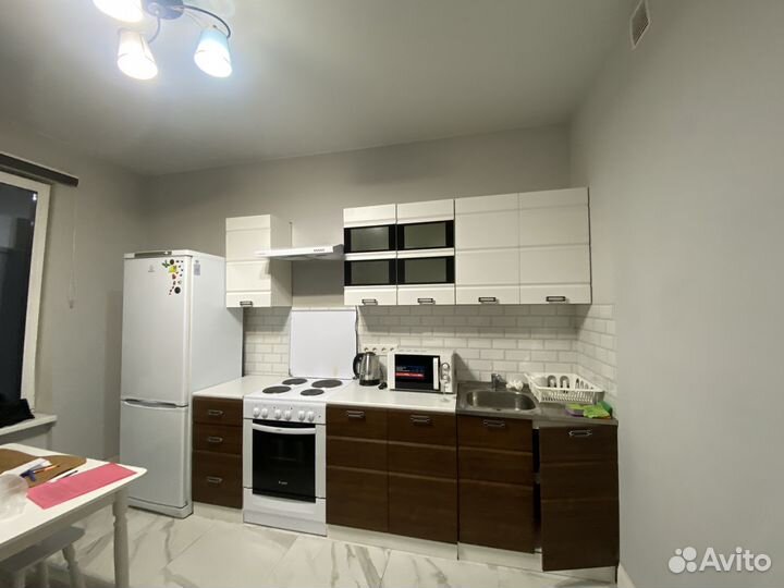 Продам кухонный гарнитур бу