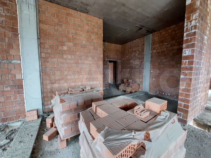 3-к. квартира, 97 м², 3/7 эт.