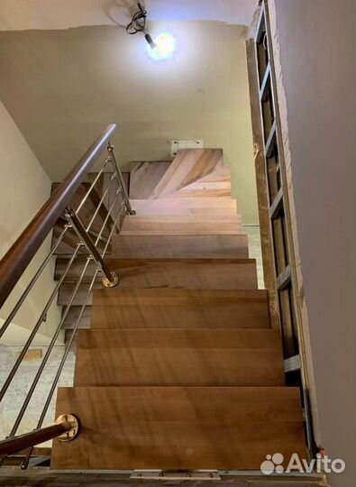 Каркас лестницы из металла