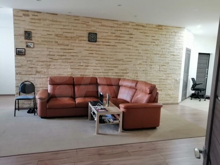 2-к. квартира, 75,4 м², 2/4 эт.