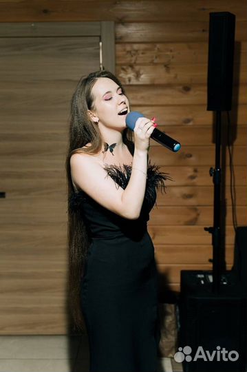 Педагог вокала, модель, аниматор, актриса, Певица