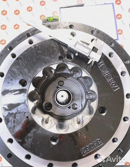 Редуктор хода Komatsu PC220-7 20Y-27-00352