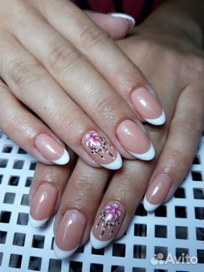 Наращивание ногтей