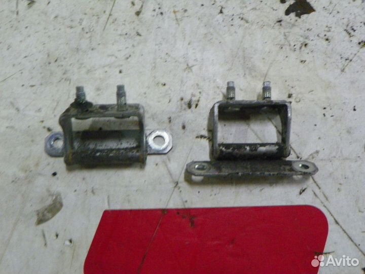 Петля двери багажника Nissan X-Trail