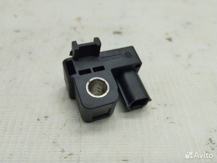 Датчик удара передний Hyundai Solaris седан G4FC