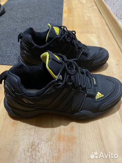 Кроссовки adidas