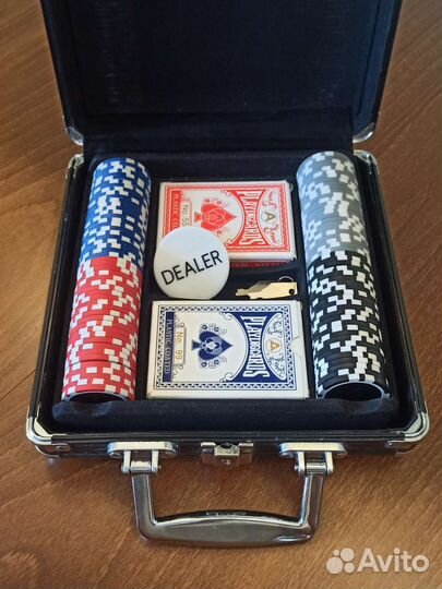 Покерный Набор 100 фишек + 2 колоды в кейсе