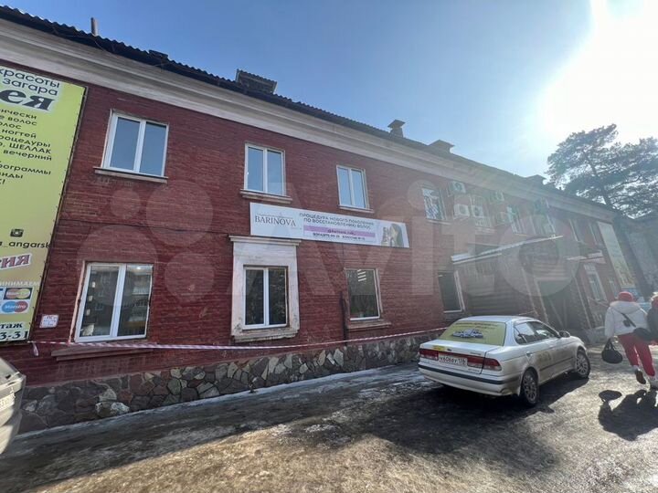 Здание, 884.3 м²