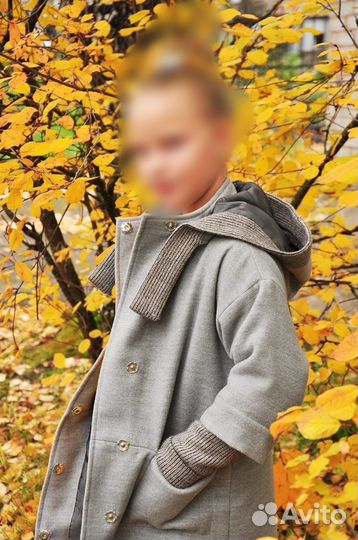 Пальто на девочку 128