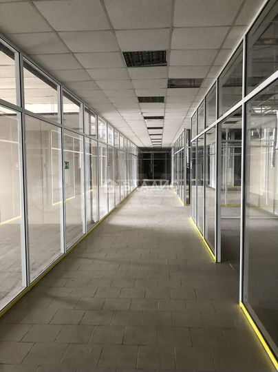 Сдам торговое помещение, 2130 м²