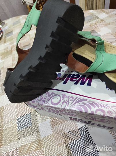 Босоножки кожаные Walrus 40 р