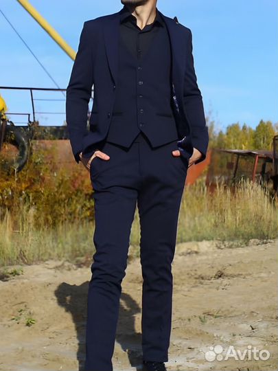 Мужской костюм влитая посадка