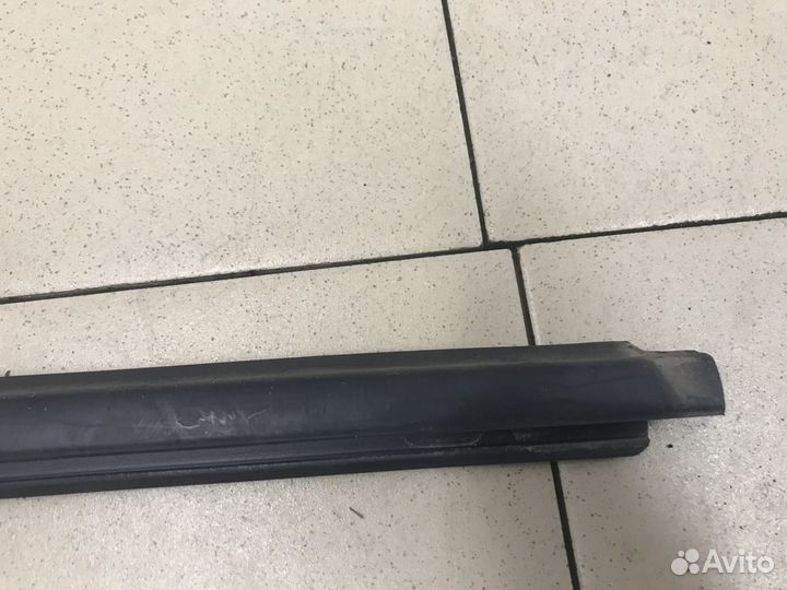 Накладка стекла переднего правого Solaris 2010-201