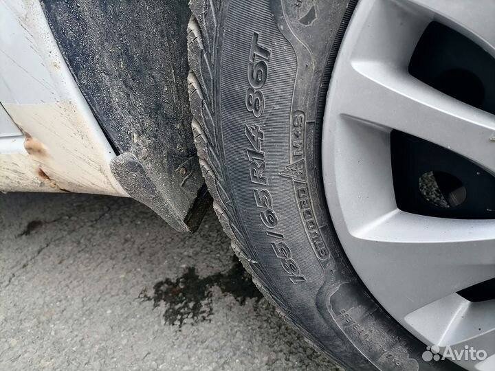 Sava Eskimo Stud 185/65 R14