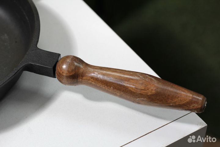 Чугунная сковорода 22см (Новая)