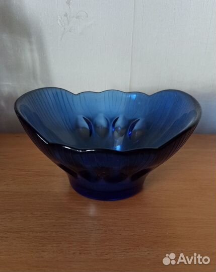 Стаканы и конфетница