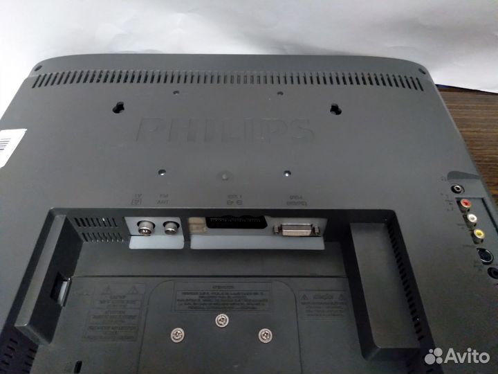 Телевизор ЖК Philips бу в рабочем состоянии