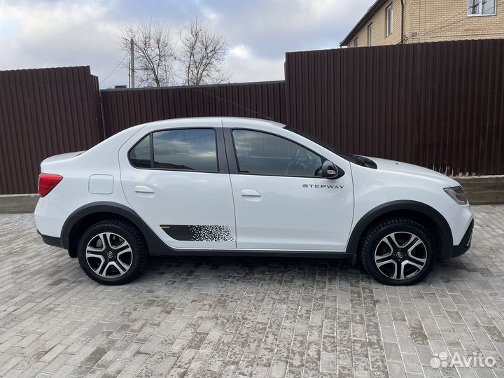 Renault Logan Stepway 1.6 МТ, 2022, 70 300 км