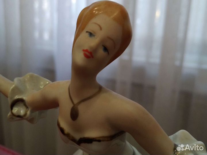 Фарфоровые статуэтки