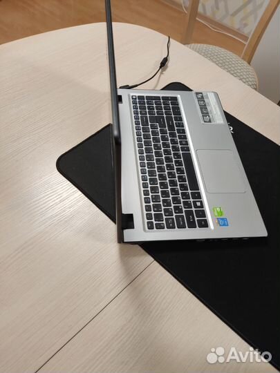 Acer Aspire V3-574G-570W