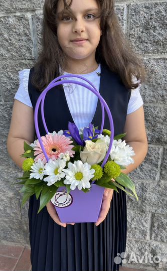 Цветочная композиция с ирисом