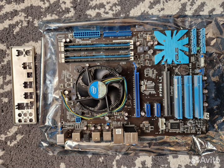 Asus P7P55LX, AMD Radeon R9, i3-560, 32GB DDR3