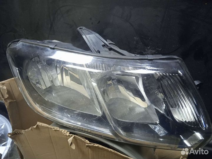 Фара правая Renault Logan 2 /sandero stepway 2