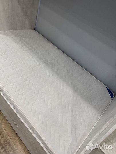 Продаю двухъярусную кровать