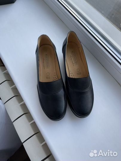 Туфли лодочки новые