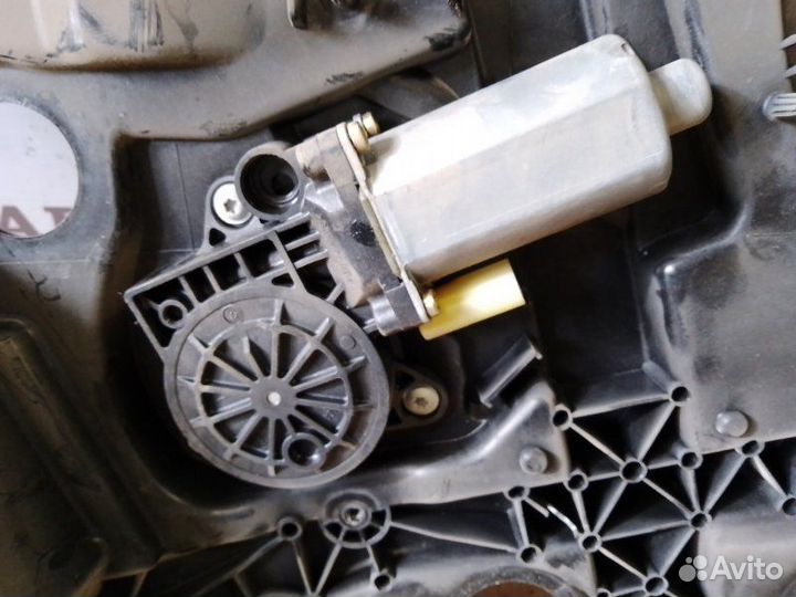 Стеклоподъемник передний левый Ford Fusion 1.4D