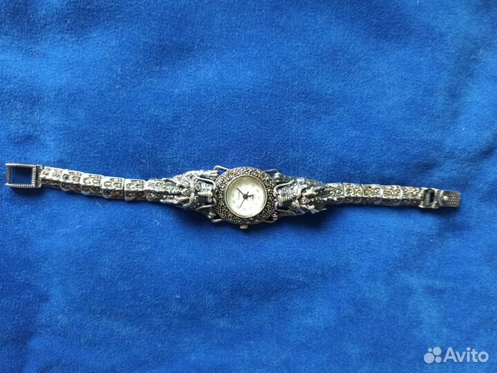 Часы женские с драконами