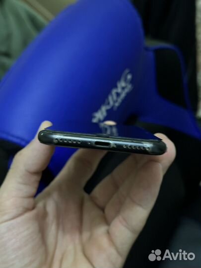 Телефон iPhone 7 32г
