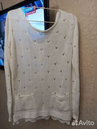 Свитер женский белый 46 размер