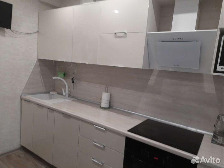 Кухонный гарнитур с техникой бу