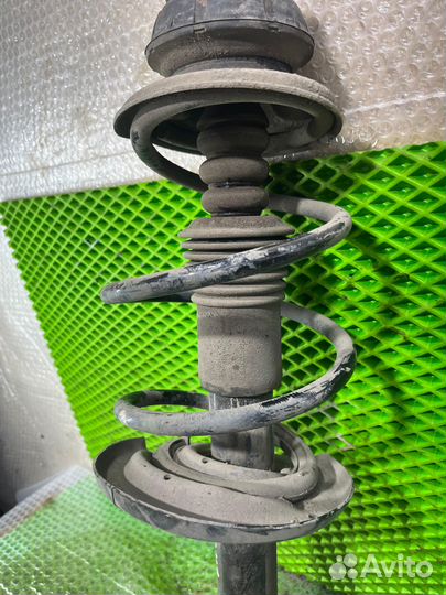 Стойка амортизатор передняя правая Renault Logan 2