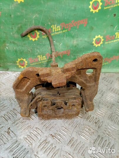 Суппорт задний левый Chrysler Pacifica внедорожник