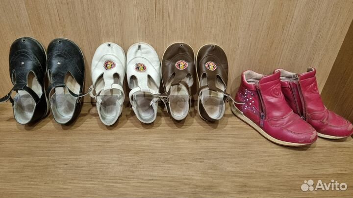 Детские вещи. Сандалии, ботиночки, туфли, носки